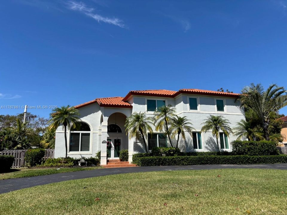 Recently Sold: $1,100,000 (5 beds, 4 baths, 3226 Square Feet)