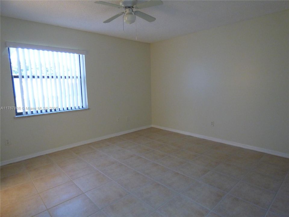 Recently Rented: $2,250 (3 beds, 2 baths, 1376 Square Feet)