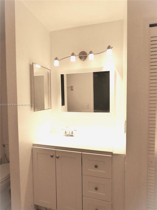 Recently Rented: $2,250 (3 beds, 2 baths, 1376 Square Feet)