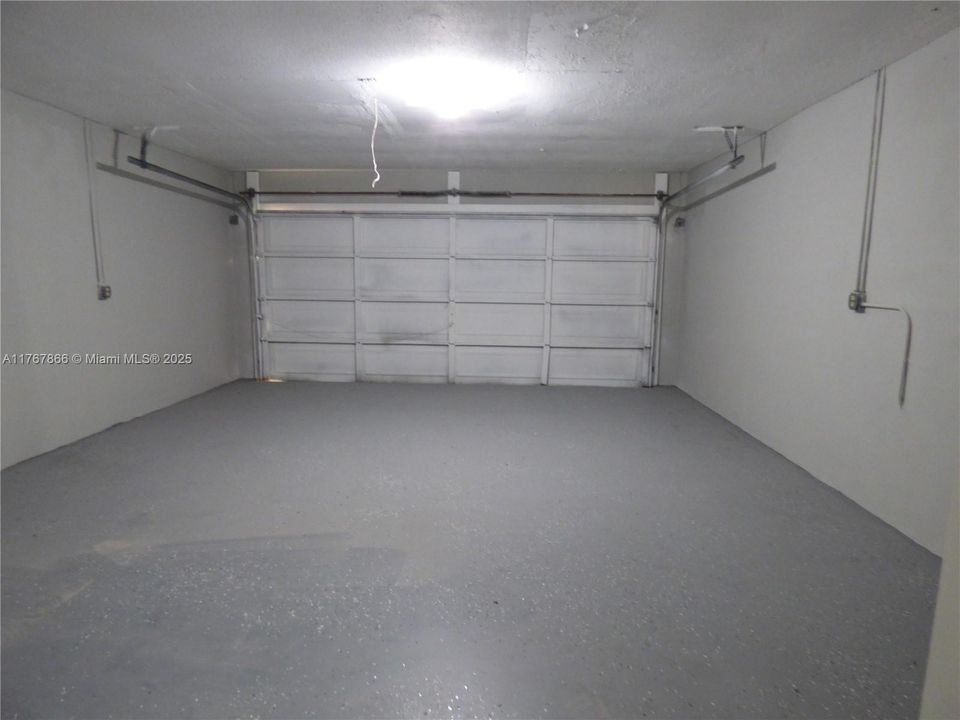 Recently Rented: $2,250 (3 beds, 2 baths, 1376 Square Feet)