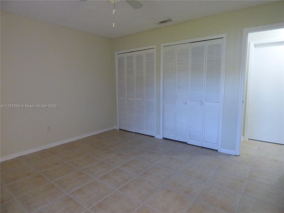 Recently Rented: $2,250 (3 beds, 2 baths, 1376 Square Feet)