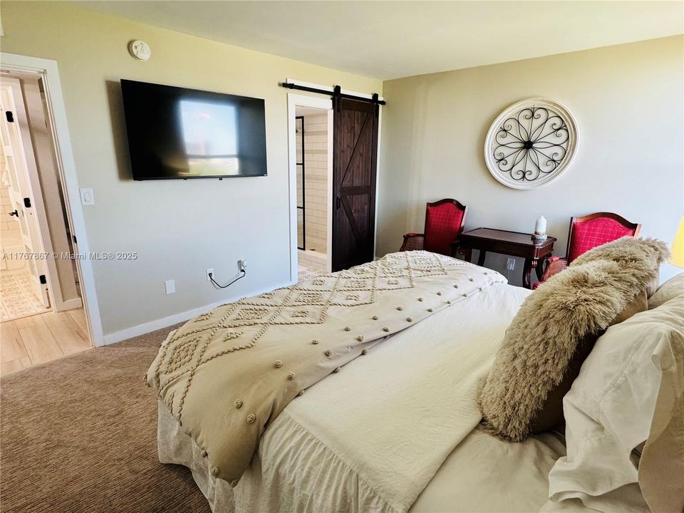 Recently Sold: $315,000 (2 beds, 2 baths, 963 Square Feet)