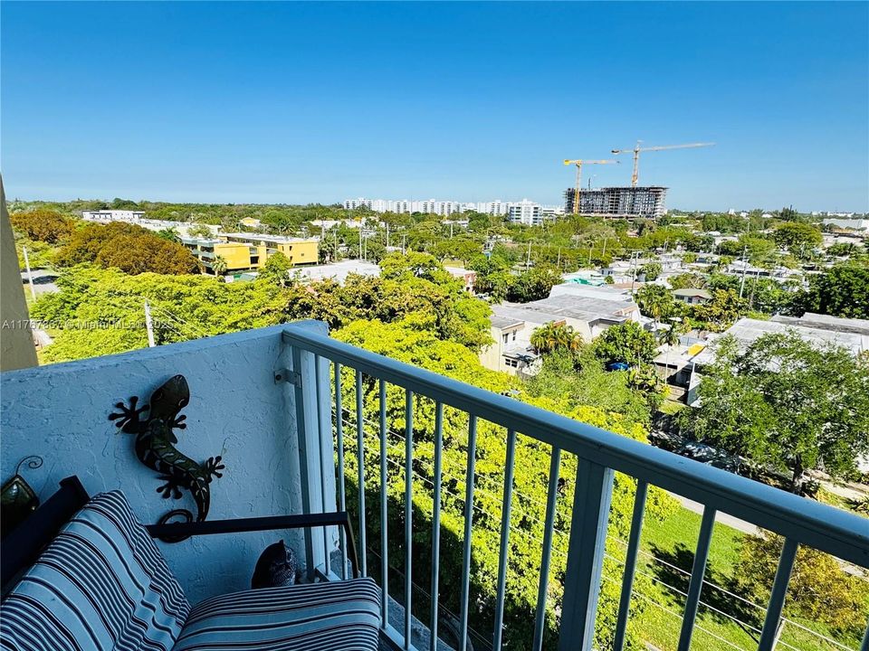 Recently Sold: $315,000 (2 beds, 2 baths, 963 Square Feet)