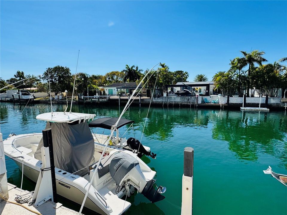 Recently Sold: $315,000 (2 beds, 2 baths, 963 Square Feet)