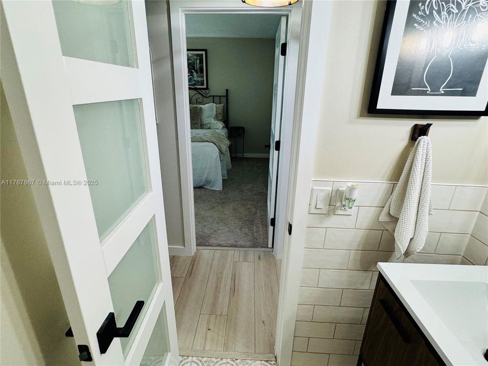 Recently Sold: $315,000 (2 beds, 2 baths, 963 Square Feet)