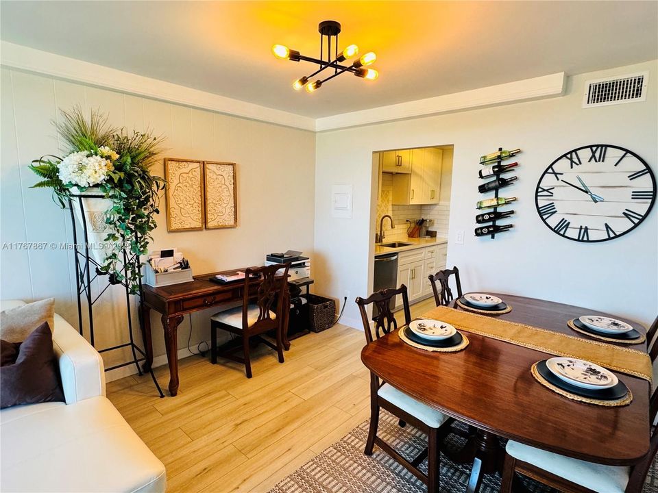 Recently Sold: $315,000 (2 beds, 2 baths, 963 Square Feet)