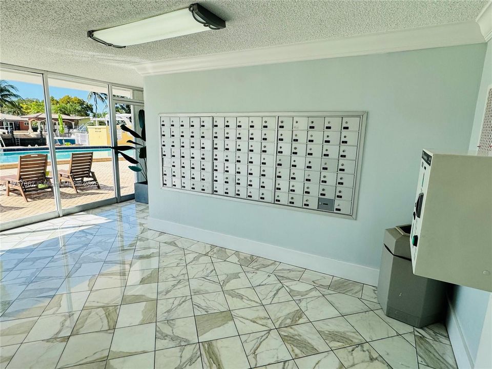 Recently Sold: $315,000 (2 beds, 2 baths, 963 Square Feet)