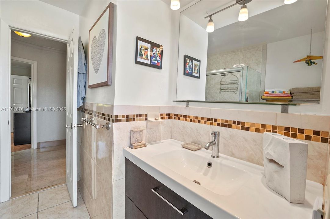 Recently Sold: $689,999 (3 beds, 2 baths, 1631 Square Feet)