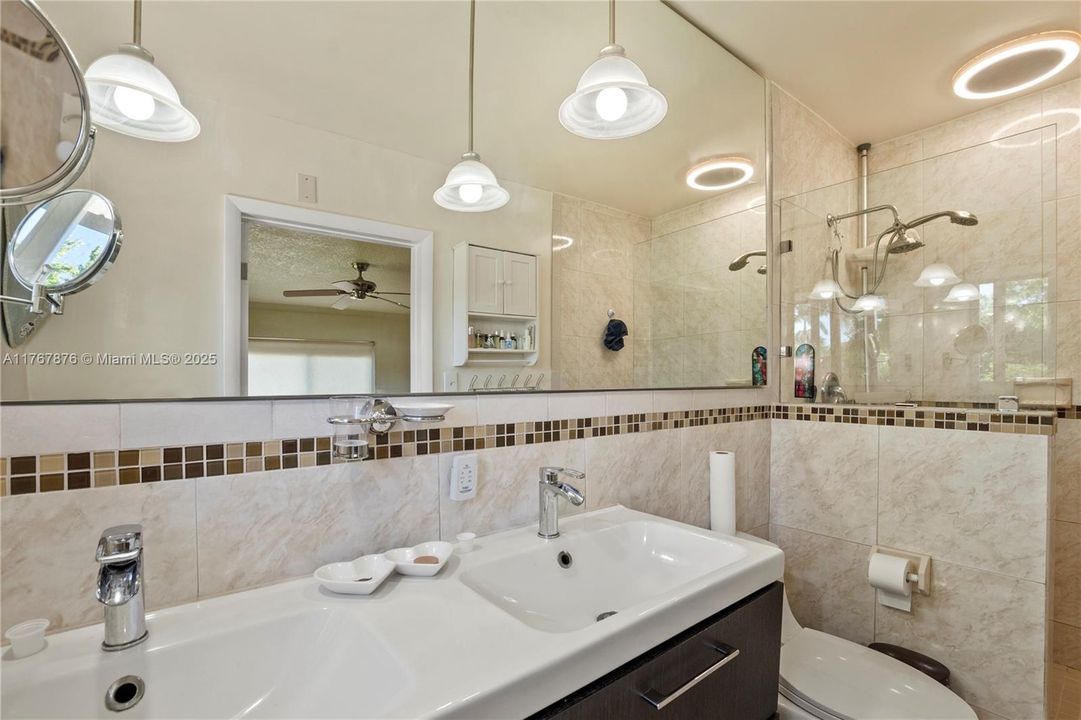 Recently Sold: $689,999 (3 beds, 2 baths, 1631 Square Feet)