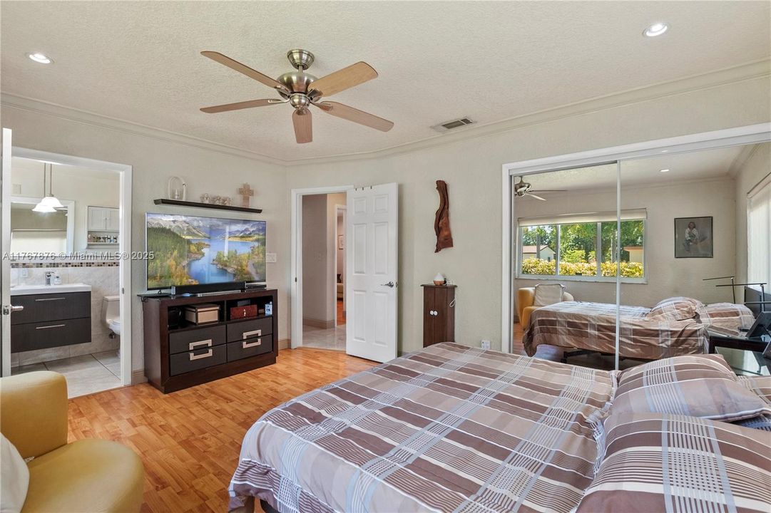 Recently Sold: $689,999 (3 beds, 2 baths, 1631 Square Feet)