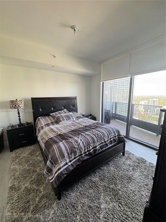 Recently Rented: $5,000 (1 beds, 1 baths, 826 Square Feet)