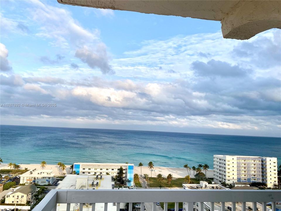 Recently Sold: $477,000 (2 beds, 2 baths, 1287 Square Feet)