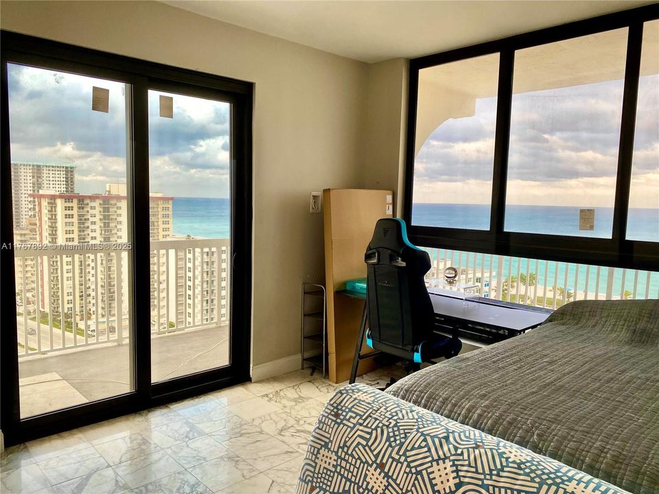 Recently Sold: $477,000 (2 beds, 2 baths, 1287 Square Feet)