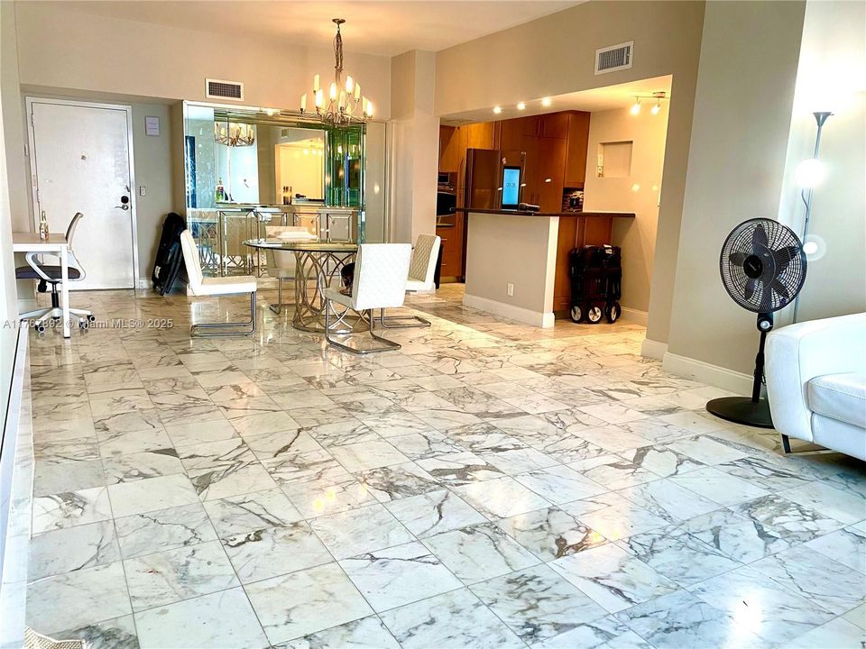 Recently Sold: $477,000 (2 beds, 2 baths, 1287 Square Feet)