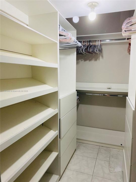 Recently Sold: $477,000 (2 beds, 2 baths, 1287 Square Feet)