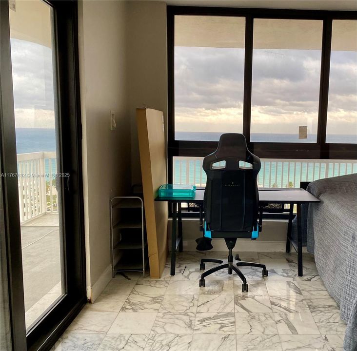 Recently Sold: $477,000 (2 beds, 2 baths, 1287 Square Feet)