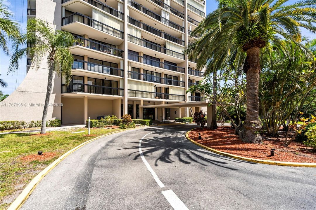 Недавно арендовано: $3,300 (2 спален, 2 ванн, 1294 Квадратных фут)