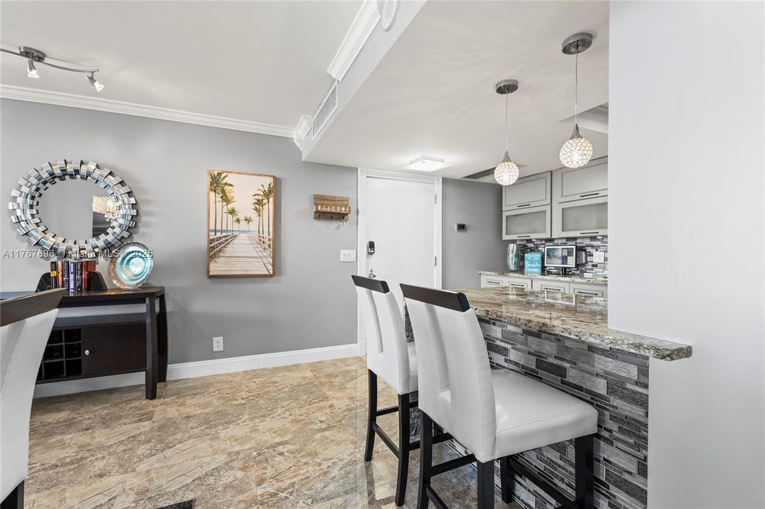 Недавно арендовано: $3,300 (2 спален, 2 ванн, 1294 Квадратных фут)