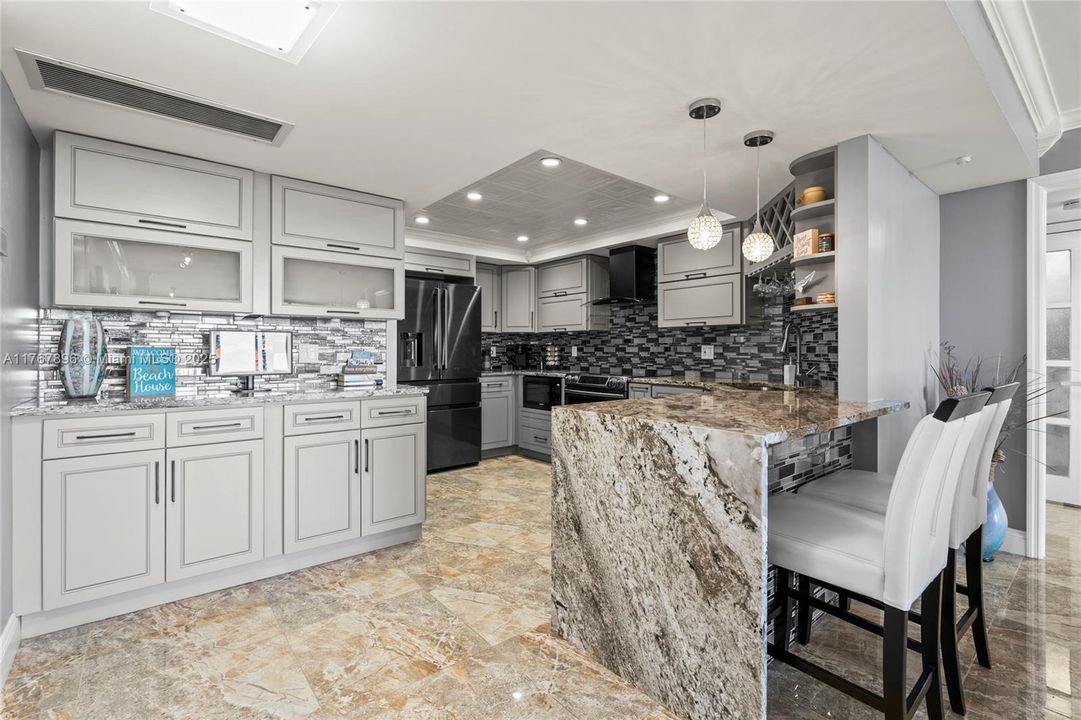 Недавно арендовано: $3,300 (2 спален, 2 ванн, 1294 Квадратных фут)