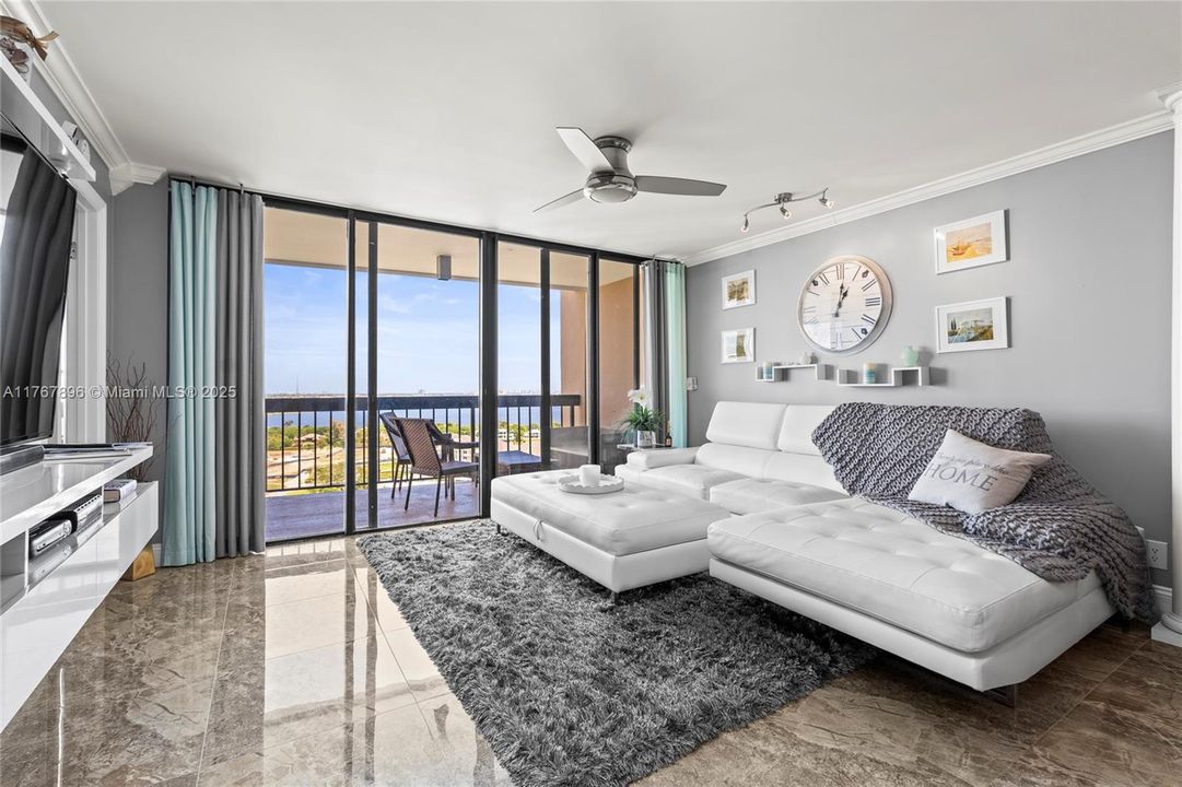 Недавно арендовано: $3,300 (2 спален, 2 ванн, 1294 Квадратных фут)