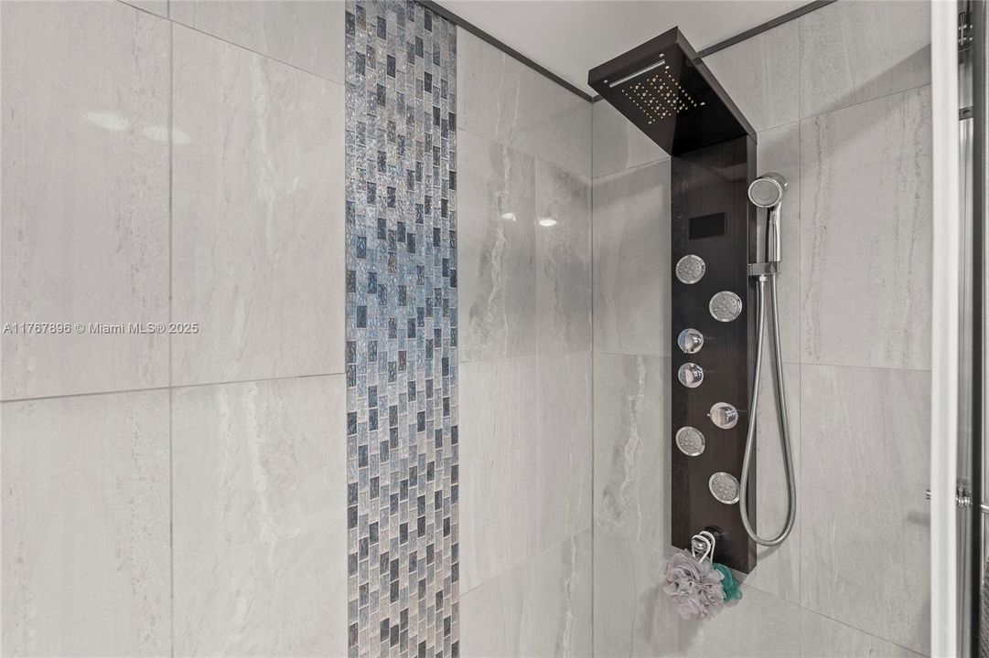 Недавно арендовано: $3,300 (2 спален, 2 ванн, 1294 Квадратных фут)