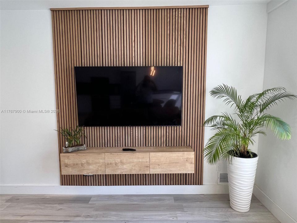 Недавно продано: $318,000 (1 спален, 1 ванн, 634 Квадратных фут)