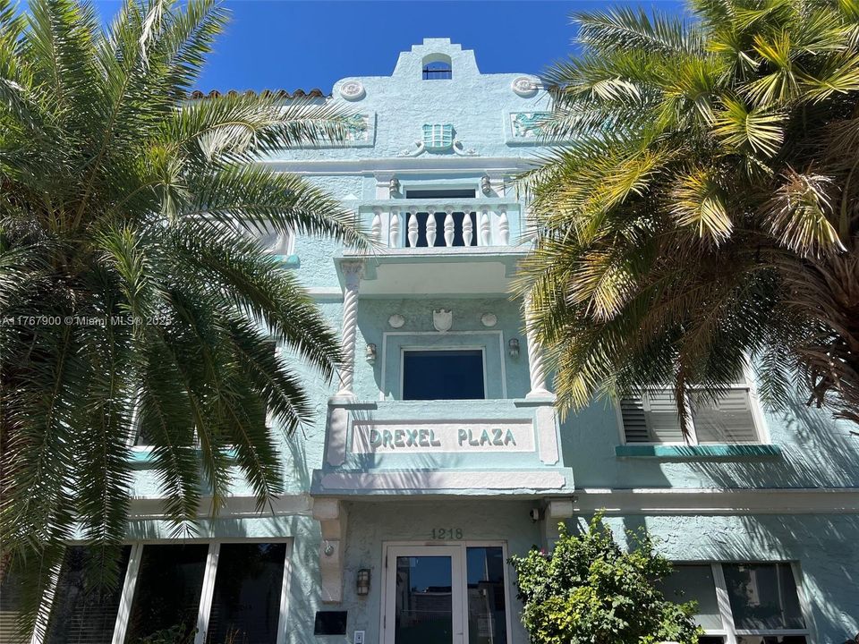 Недавно продано: $318,000 (1 спален, 1 ванн, 634 Квадратных фут)