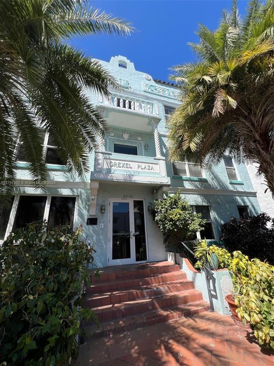 Недавно продано: $318,000 (1 спален, 1 ванн, 634 Квадратных фут)