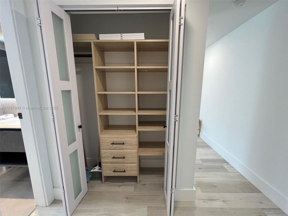 Недавно продано: $318,000 (1 спален, 1 ванн, 634 Квадратных фут)