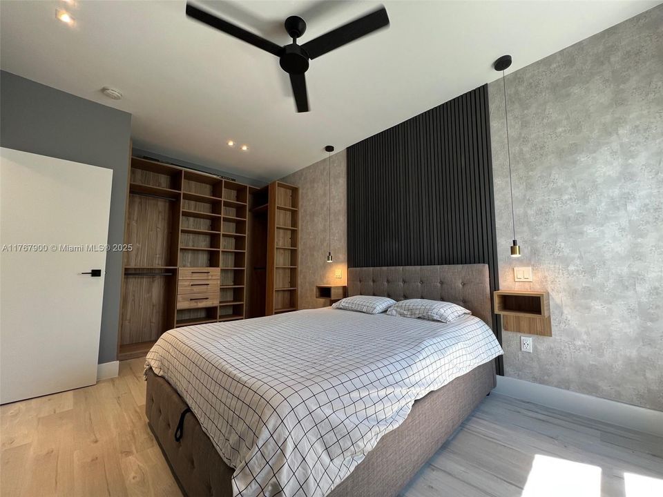 Недавно продано: $318,000 (1 спален, 1 ванн, 634 Квадратных фут)