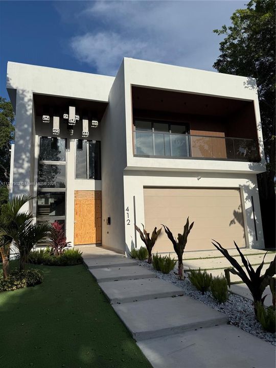 Recently Sold: $3,100,000 (4 beds, 4 baths, 1224 Square Feet)