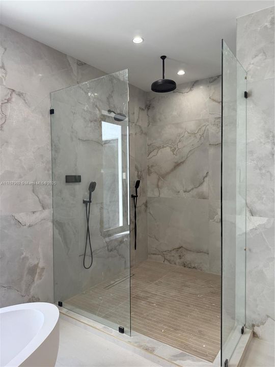 Recently Sold: $3,100,000 (4 beds, 4 baths, 1224 Square Feet)