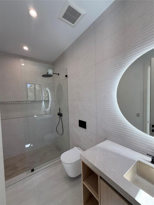 Recently Sold: $3,100,000 (4 beds, 4 baths, 1224 Square Feet)