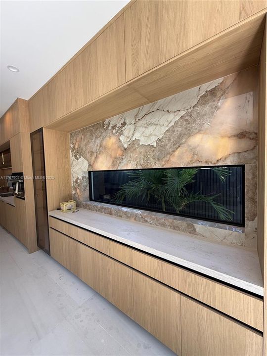 Recently Sold: $3,100,000 (4 beds, 4 baths, 1224 Square Feet)