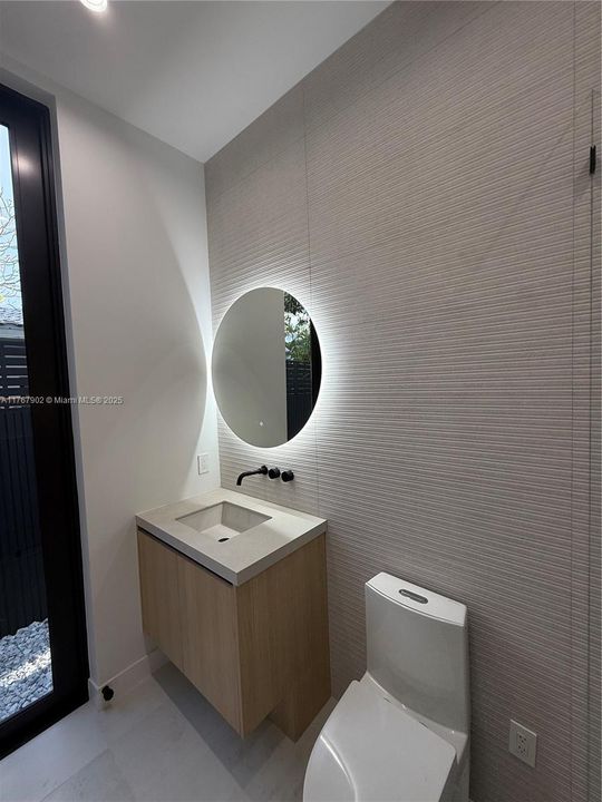 Recently Sold: $3,100,000 (4 beds, 4 baths, 1224 Square Feet)