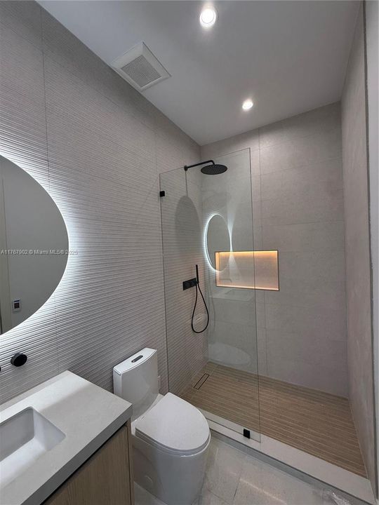 Recently Sold: $3,100,000 (4 beds, 4 baths, 1224 Square Feet)