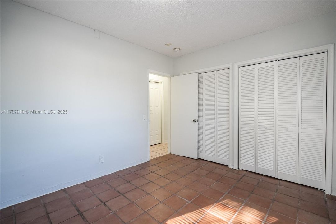 Recently Rented: $1,800 (1 beds, 1 baths, 725 Square Feet)