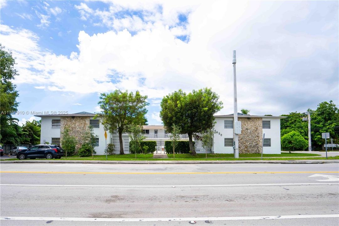 Recently Rented: $1,800 (1 beds, 1 baths, 725 Square Feet)