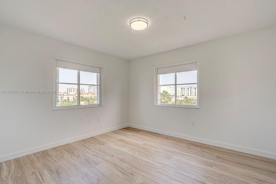 Recently Rented: $3,600 (2 beds, 2 baths, 1030 Square Feet)