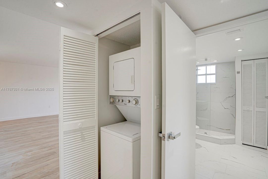 Recently Rented: $3,600 (2 beds, 2 baths, 1030 Square Feet)