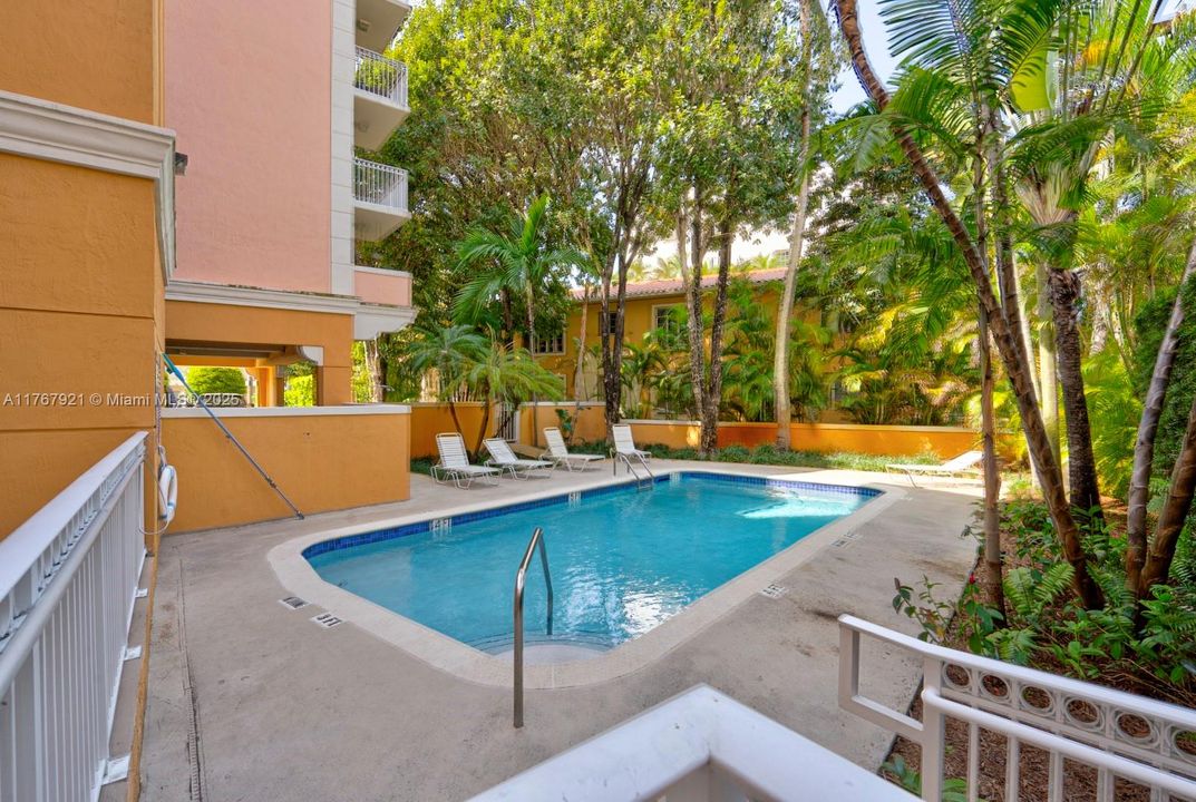 Recently Rented: $3,600 (2 beds, 2 baths, 1030 Square Feet)