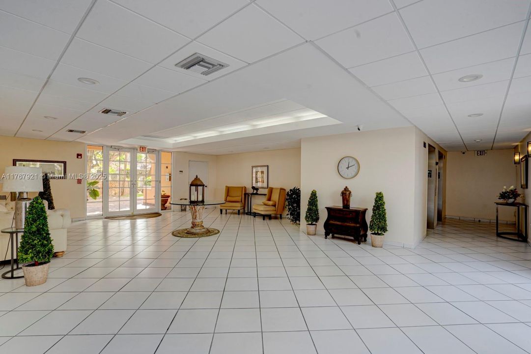 Recently Rented: $3,600 (2 beds, 2 baths, 1030 Square Feet)