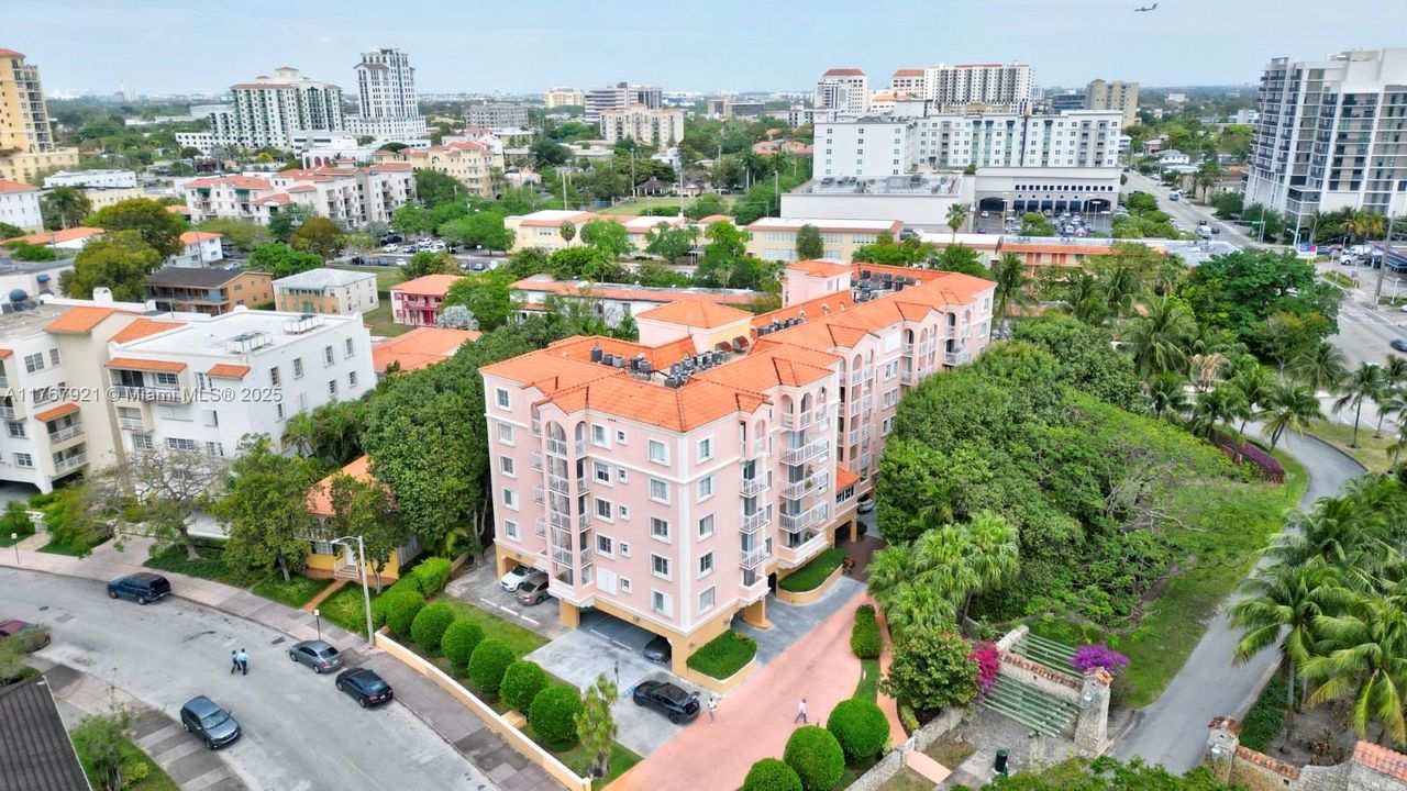 Recently Rented: $3,600 (2 beds, 2 baths, 1030 Square Feet)