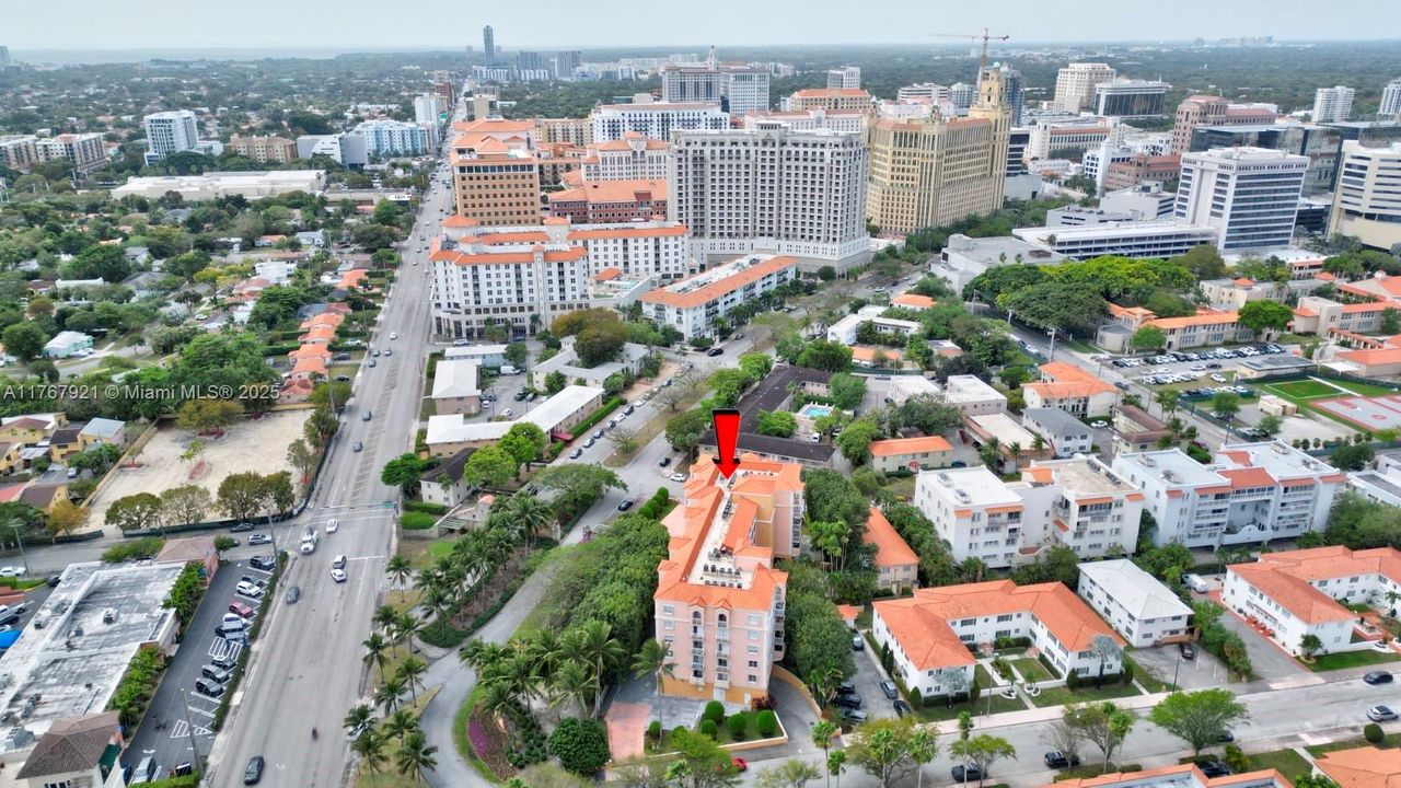 Recently Rented: $3,600 (2 beds, 2 baths, 1030 Square Feet)