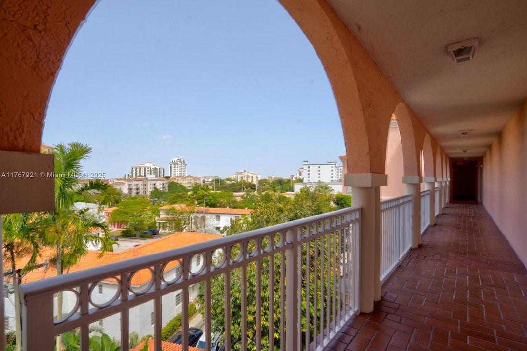 Recently Rented: $3,600 (2 beds, 2 baths, 1030 Square Feet)