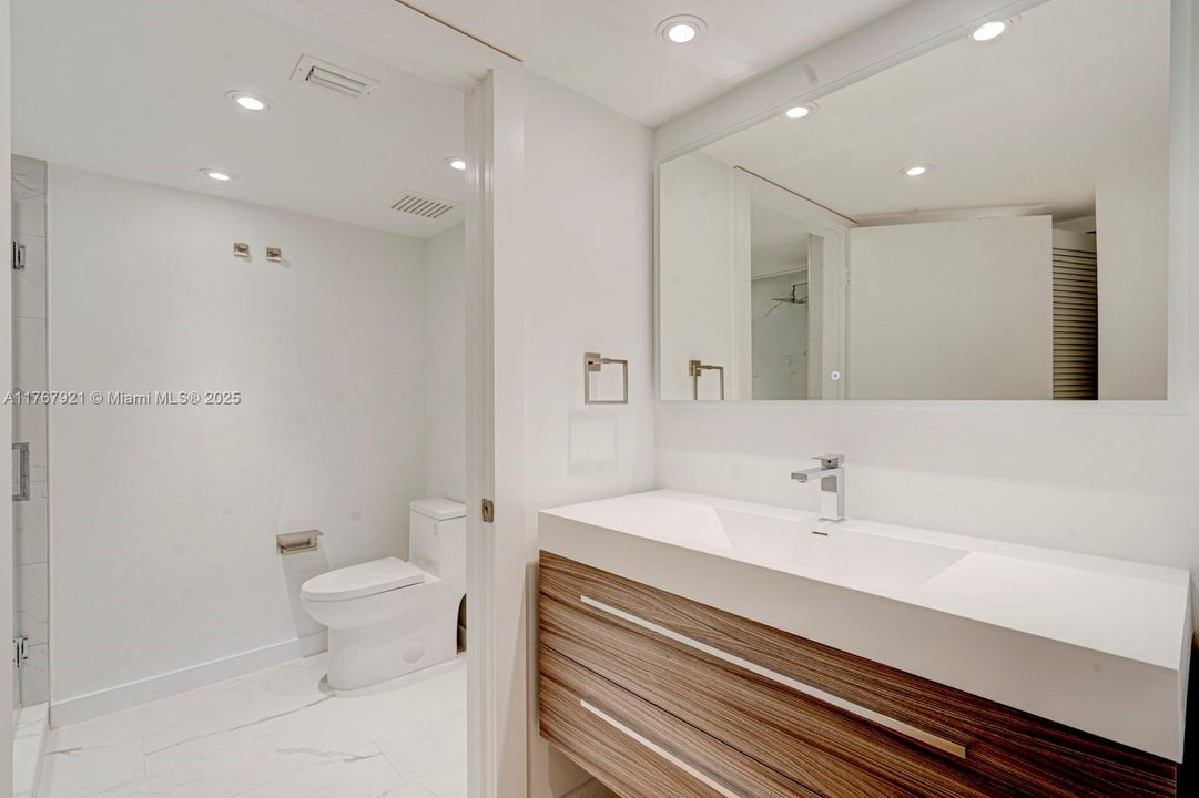 Recently Rented: $3,600 (2 beds, 2 baths, 1030 Square Feet)