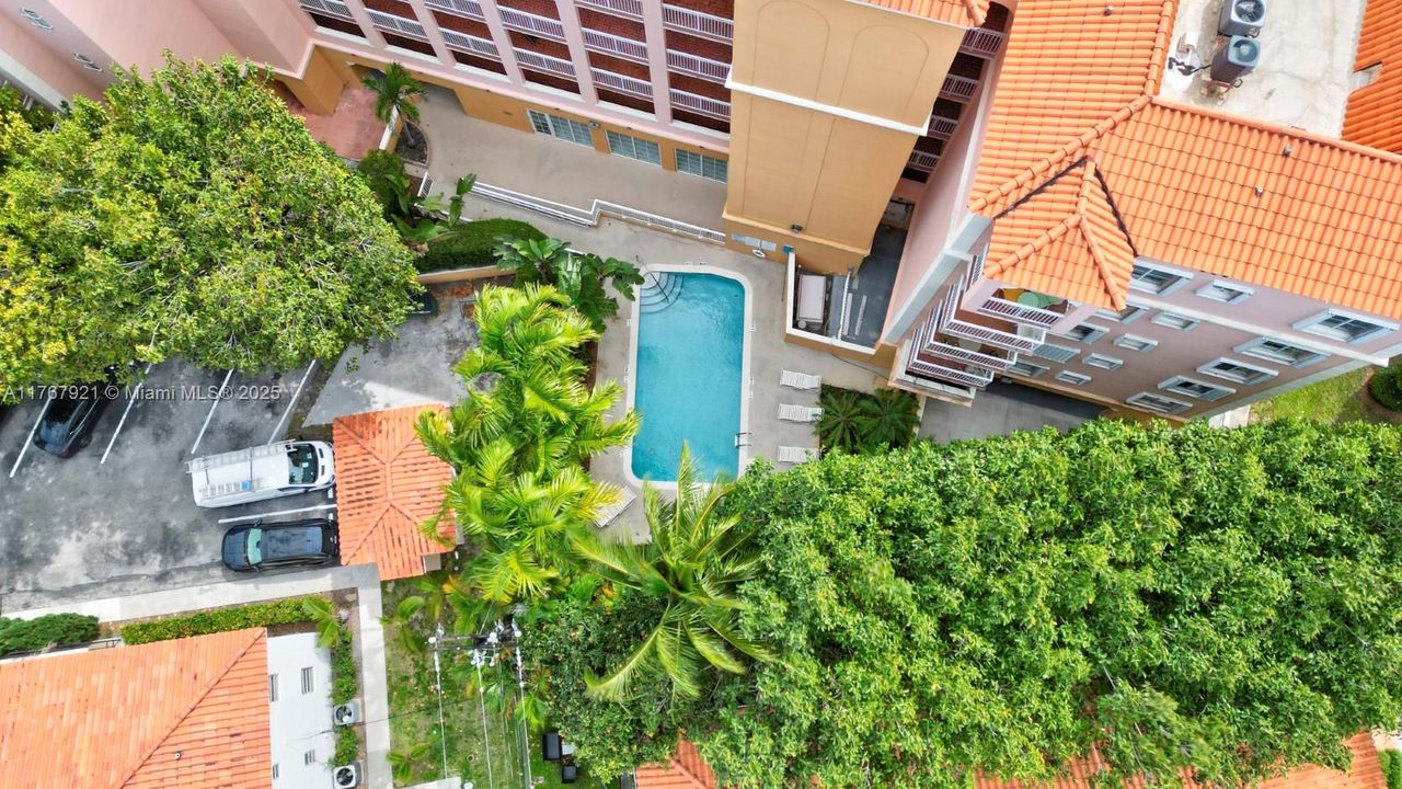 Recently Rented: $3,600 (2 beds, 2 baths, 1030 Square Feet)