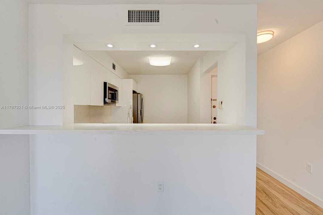 Recently Rented: $3,600 (2 beds, 2 baths, 1030 Square Feet)