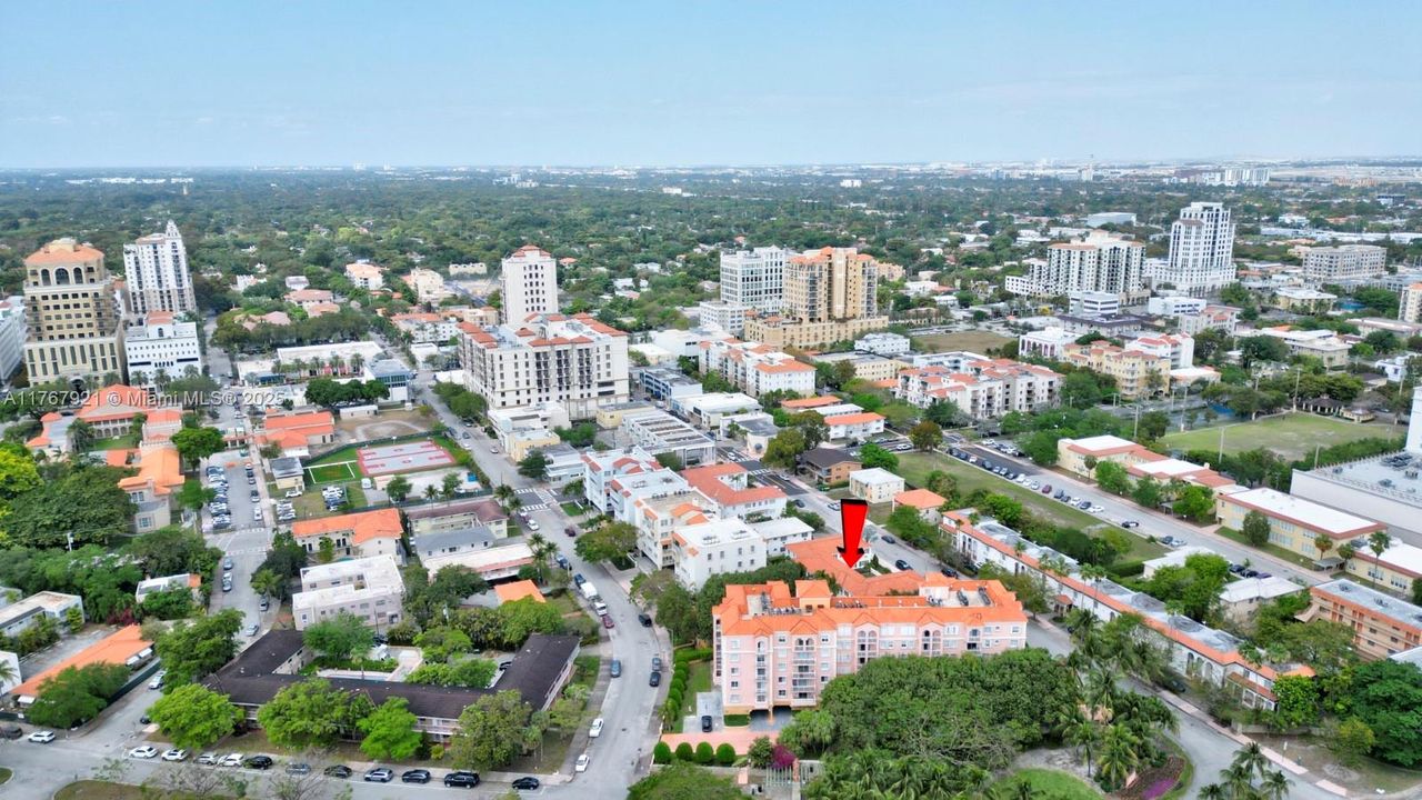 Recently Rented: $3,600 (2 beds, 2 baths, 1030 Square Feet)