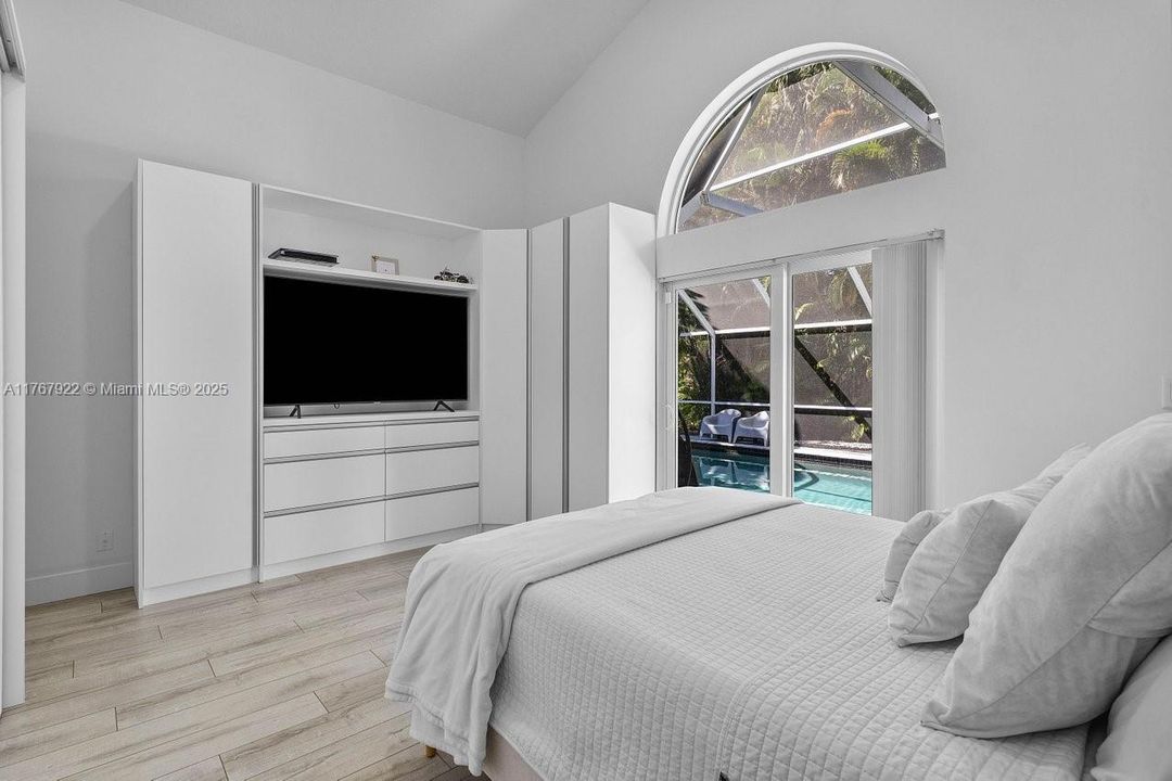 待售: $899,000 (4 贝兹, 4 浴室, 2722 平方英尺)